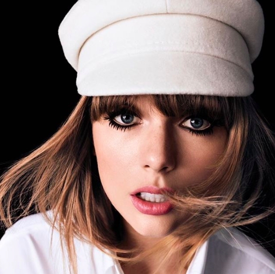 Country pop singer Taylor Swift